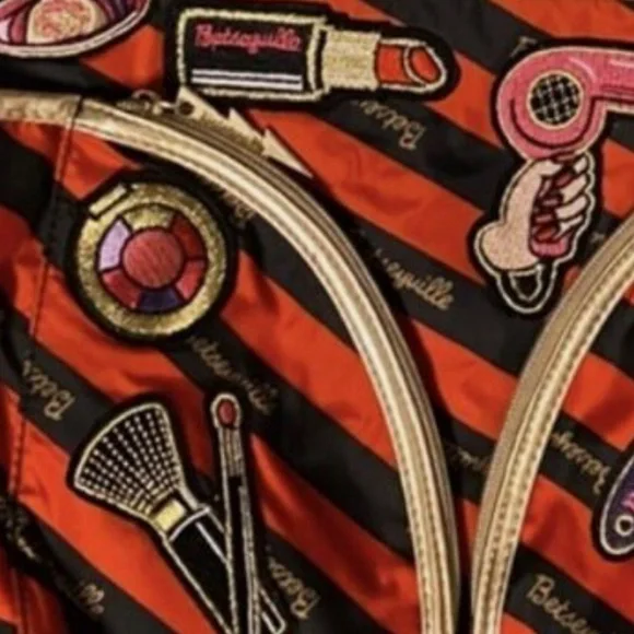 Betsey Johnson Betseyville Embroidered Makeup Patches Purse Handbag, Y2K - Picture 3 of 4